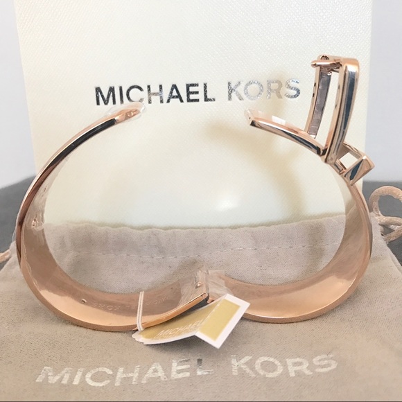 Authentic MK rose gold tone ribbed belt bracelet - Picture 4 of 8